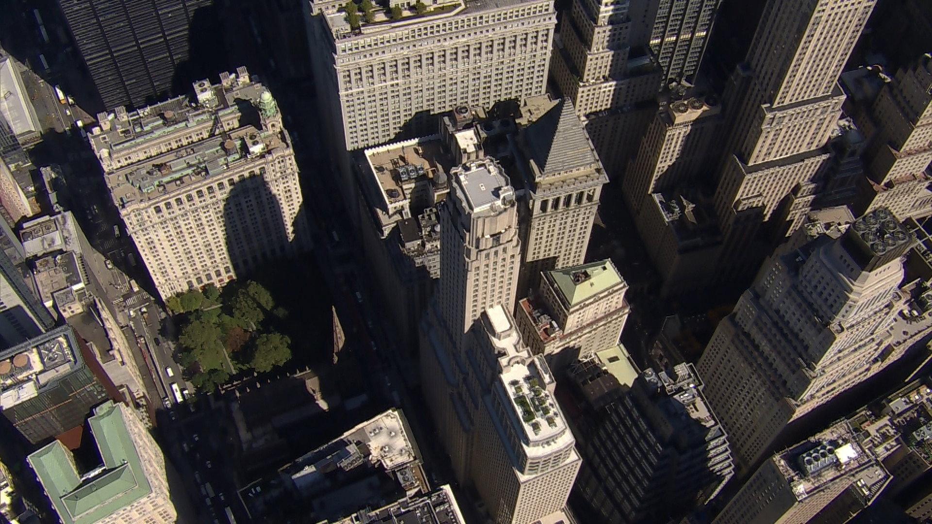 Still from Commercial Real Estate; Master of the Mind