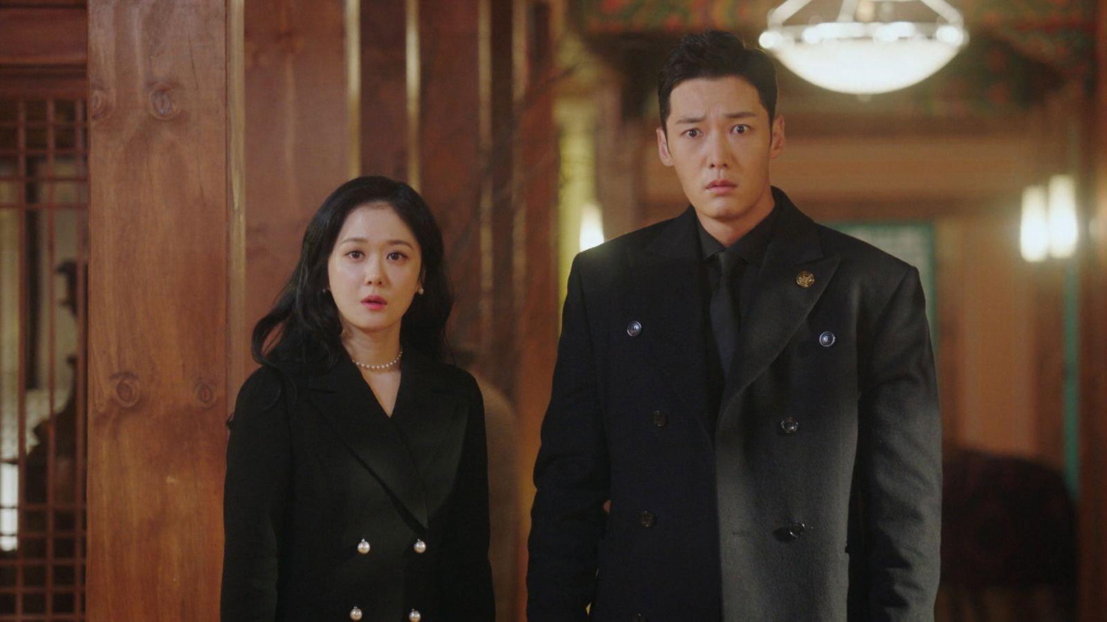 Still from The Emperor Abandons the Empress