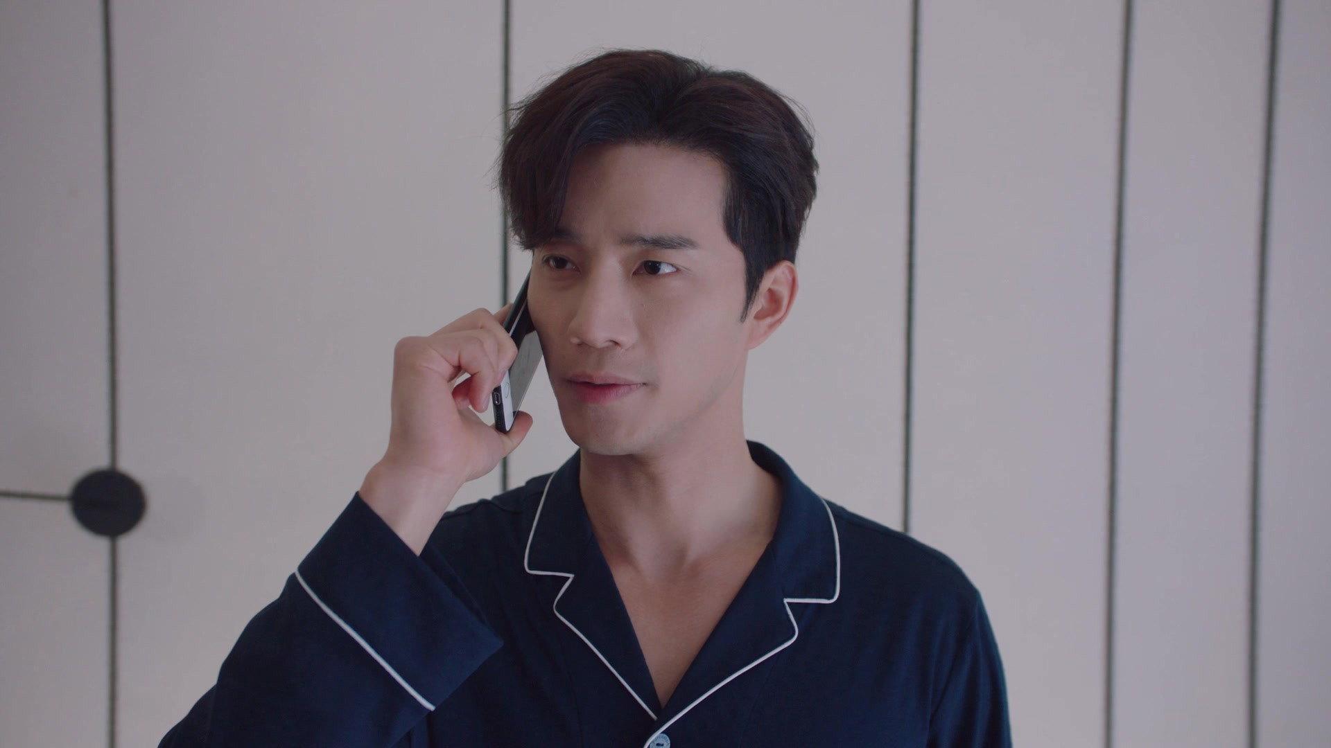 Still from My Girlfriend Is An Alien