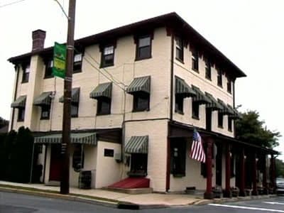 Still from Fortuna Apartment / Topton's House