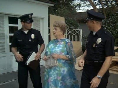 Still from Log 175: Con Artists