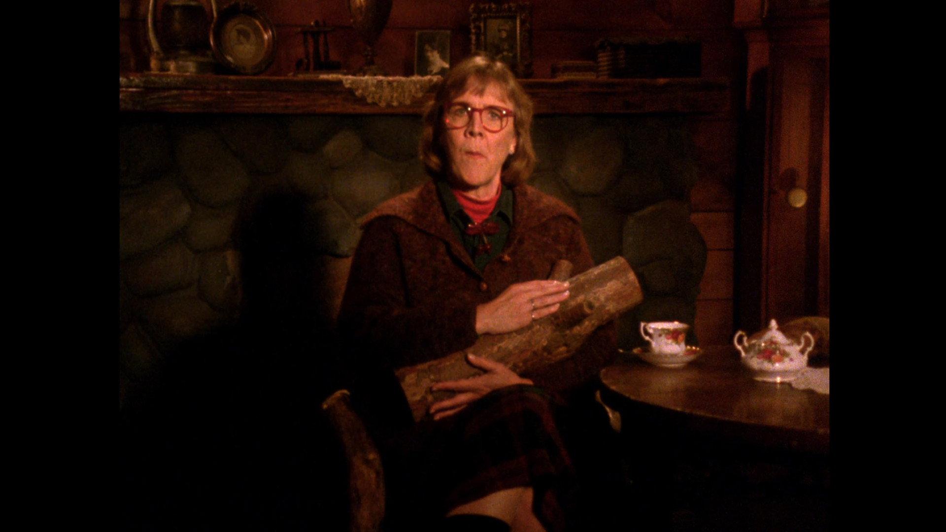 Still from Log Lady Introduction - S02E06