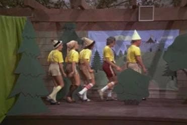 Still from Snow White and the Seven Bradys