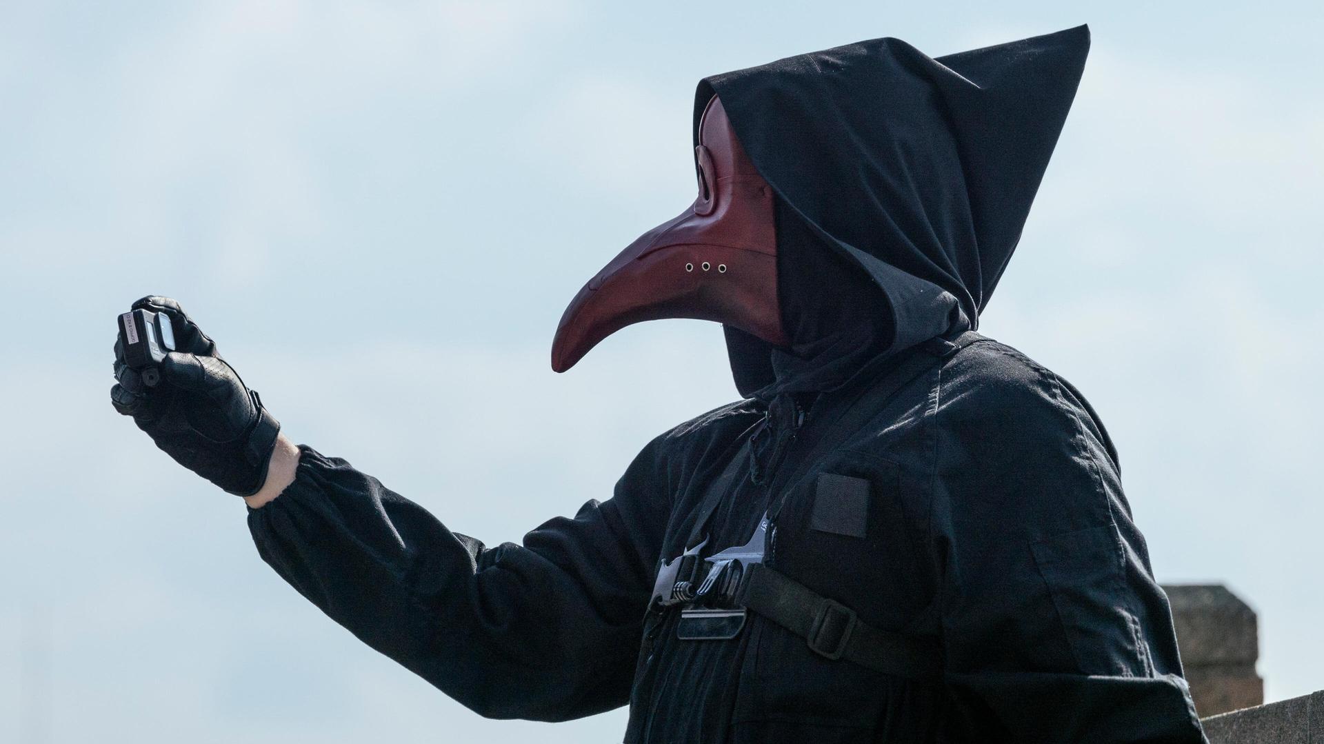 Still from Samurai Plague Doctor Kills for Kicks