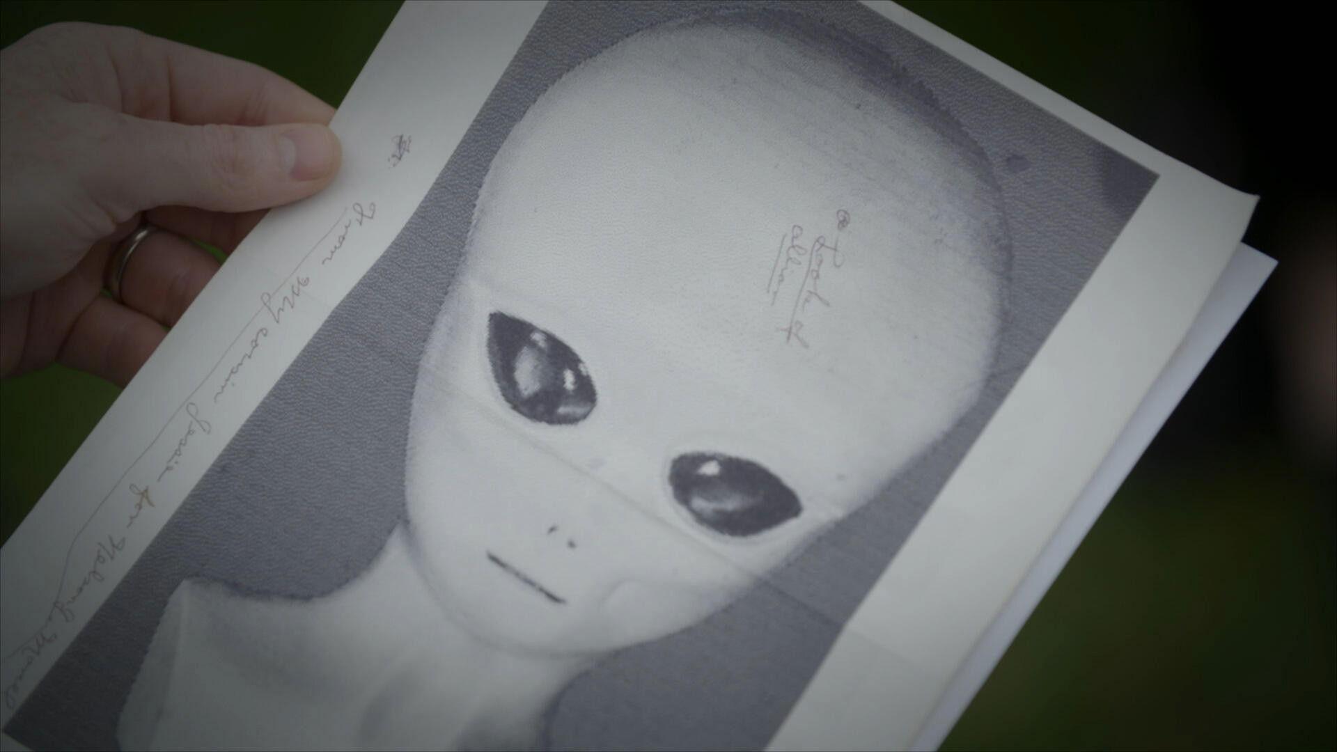 Still from Roswell: The First Witness – The Writer