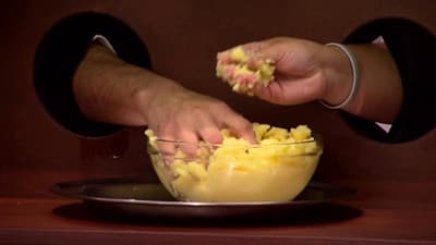 Still from 7 Chefs Compete (1)