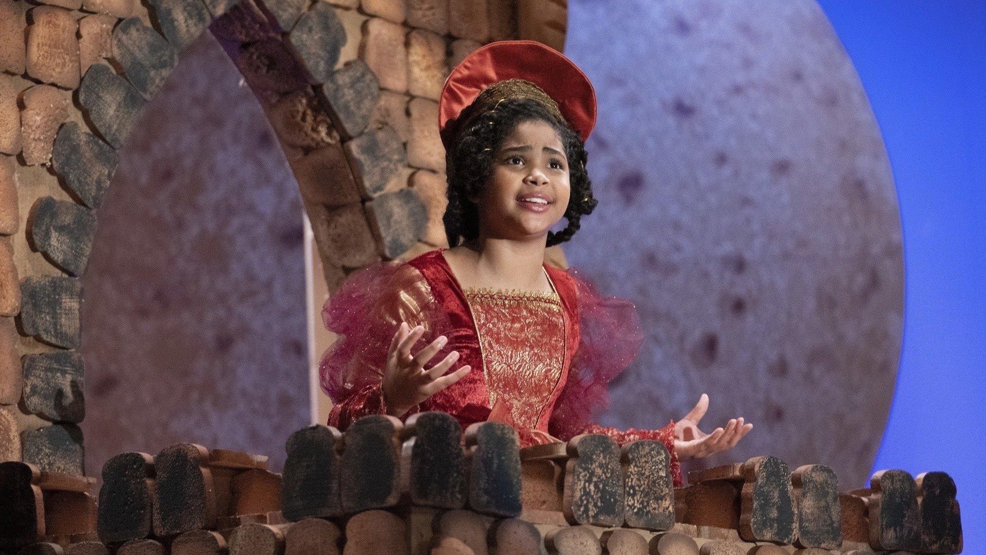 Still from iLove Gwen