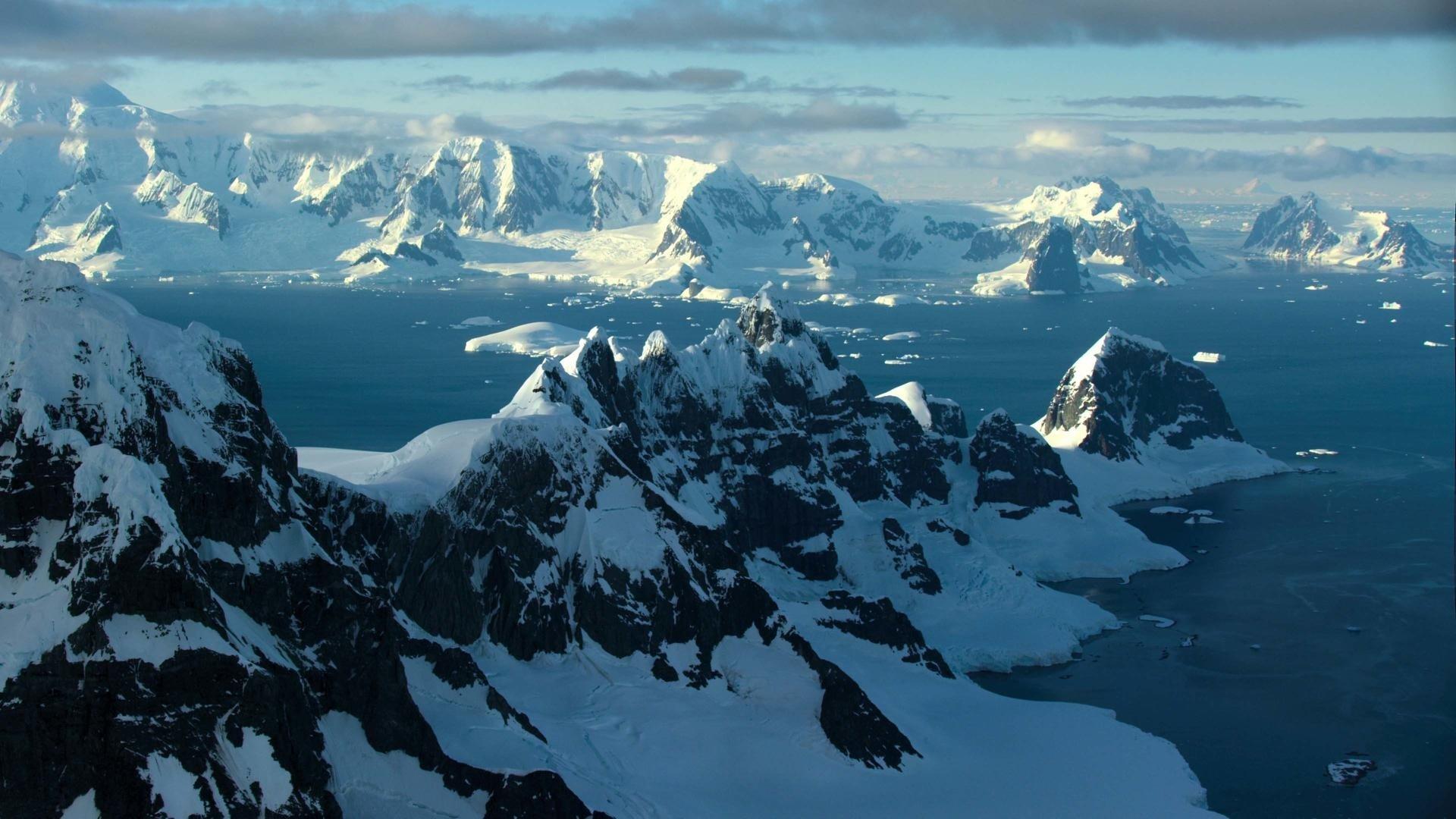 Still from Frozen Worlds