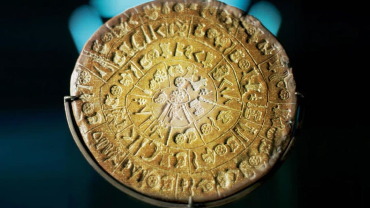 Still from The Alien Disks
