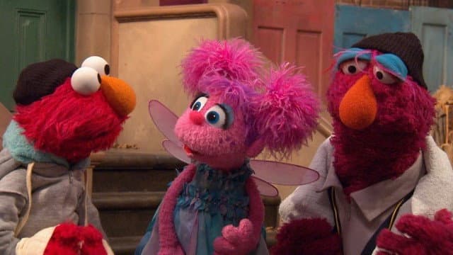 Still from Elmo and Abby's Hot Potato Hoopla