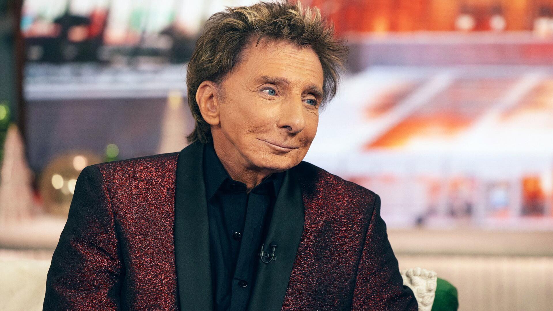 Still from Barry Manilow, Teddy Swims