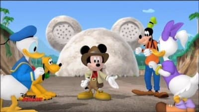 Still from Minnie's Pet Salon