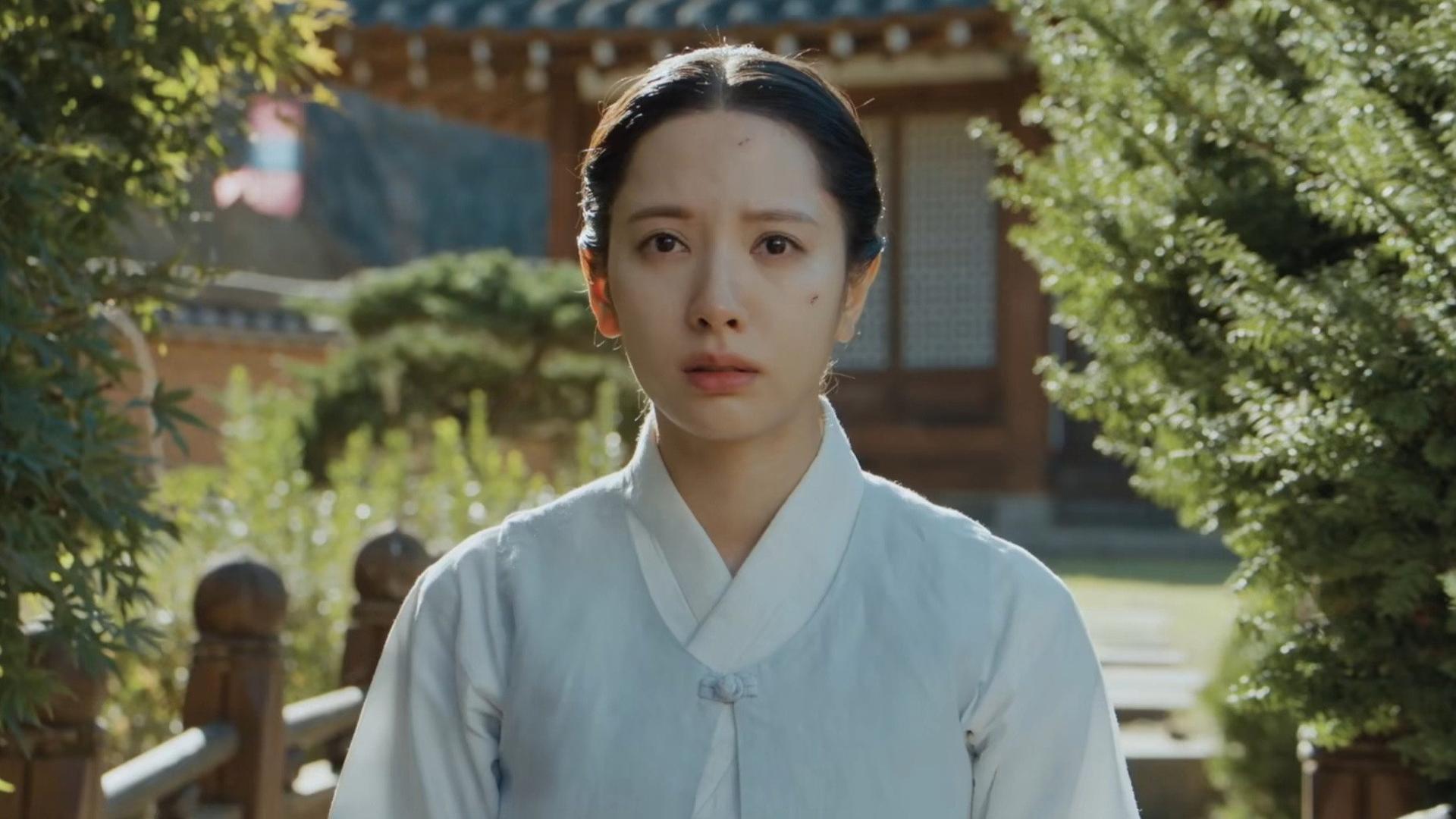 Still from Where Gang-cheol Walks, Autumn Turns to Spring