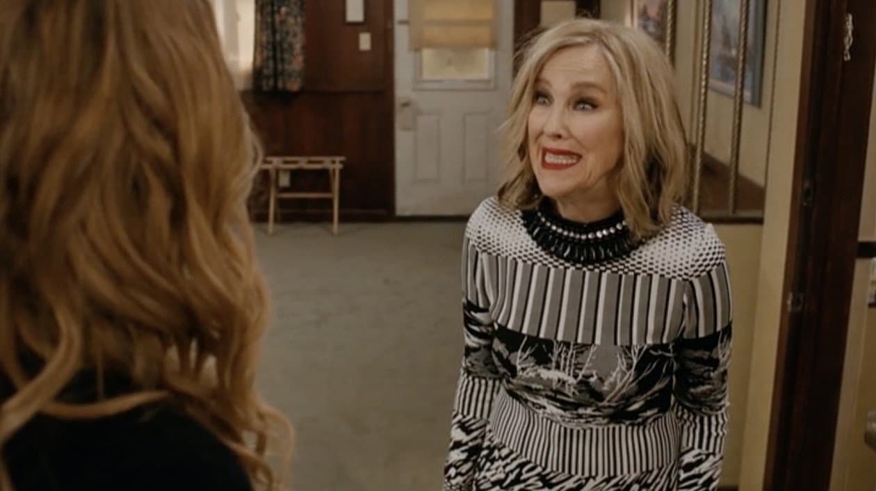 Still from Behind the Episode: "Singles Week"