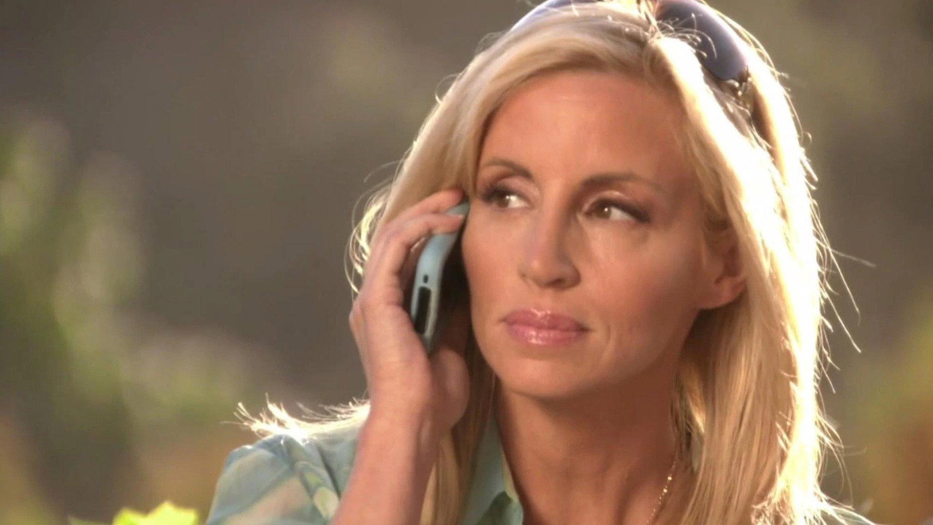 Still from How to Behave