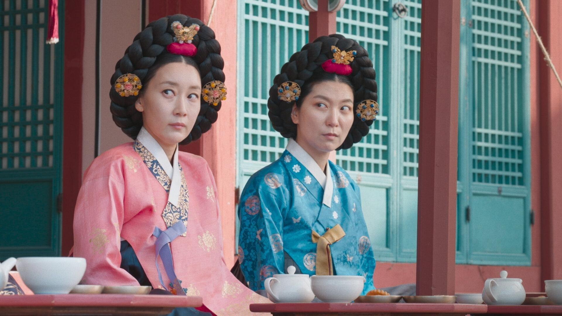 Still from Course N° 4 **** and Spinach Doenjang Soup