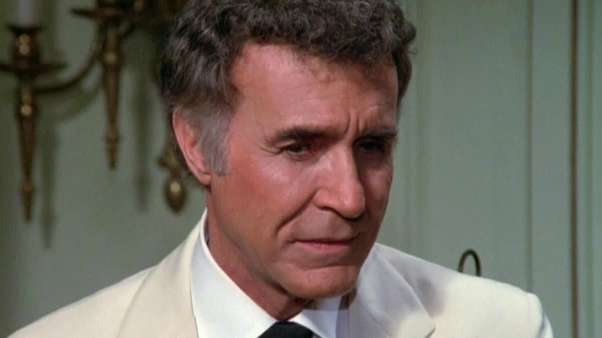 Still from Sitting Duck / Sweet Suzi Swann