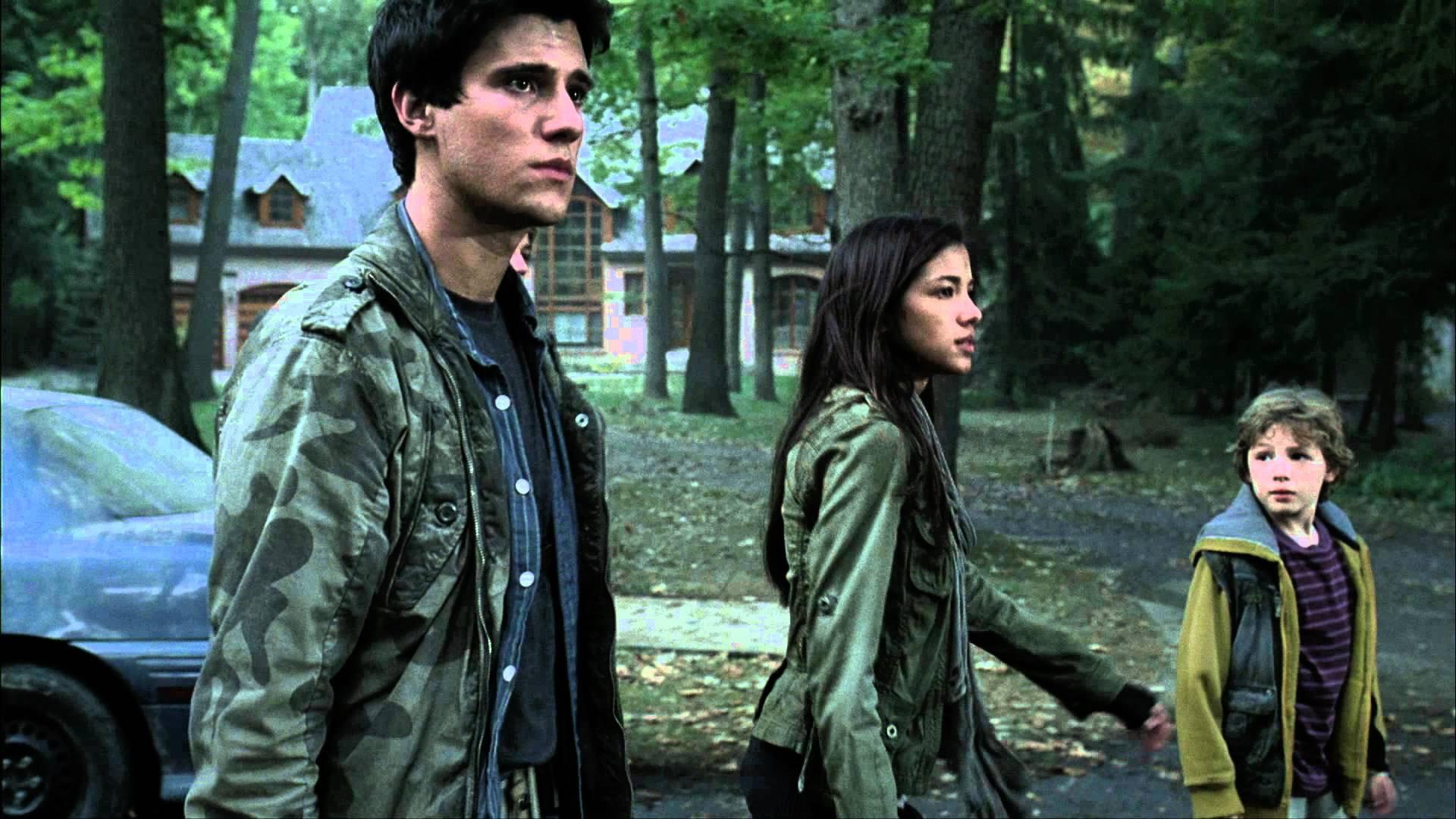 Still from Sanctuary (2)