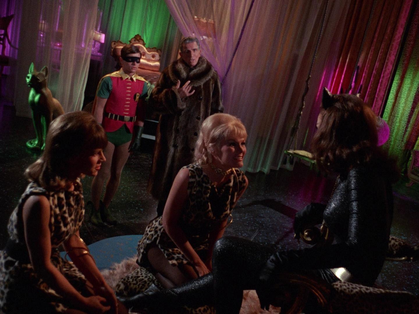 Still from The Catwoman Goeth