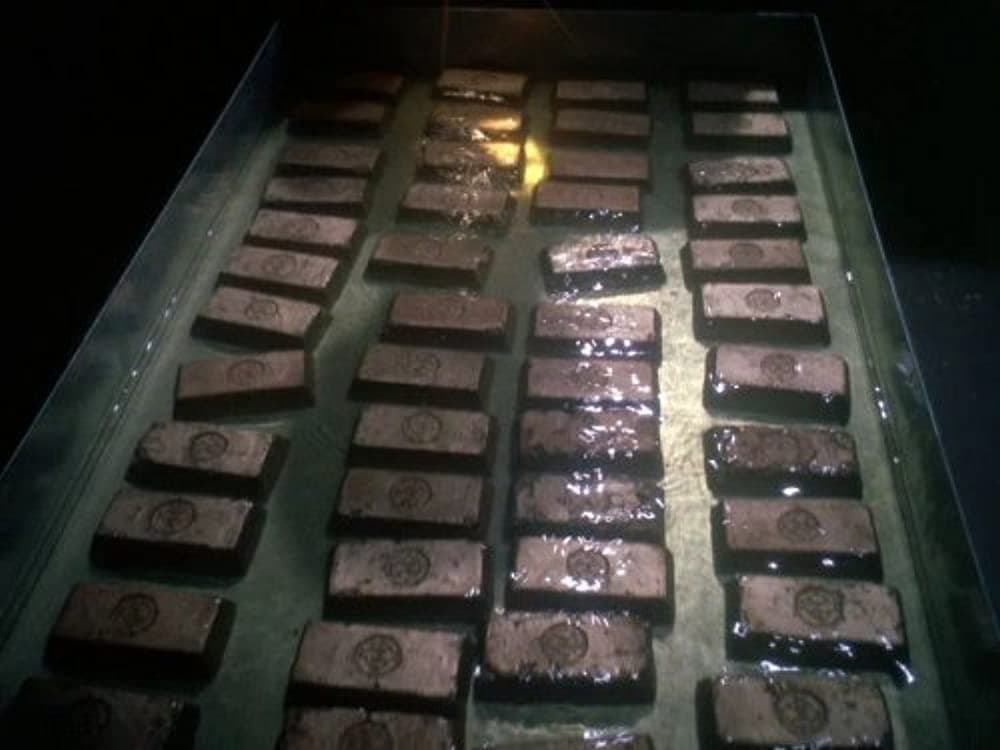 Still from Murder With A Golden Touch