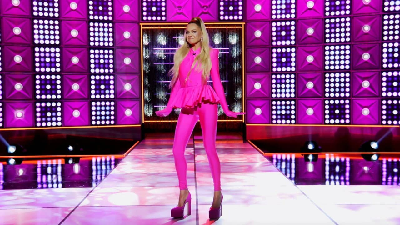 Still from Drag Race Vegas Live! Makeovers