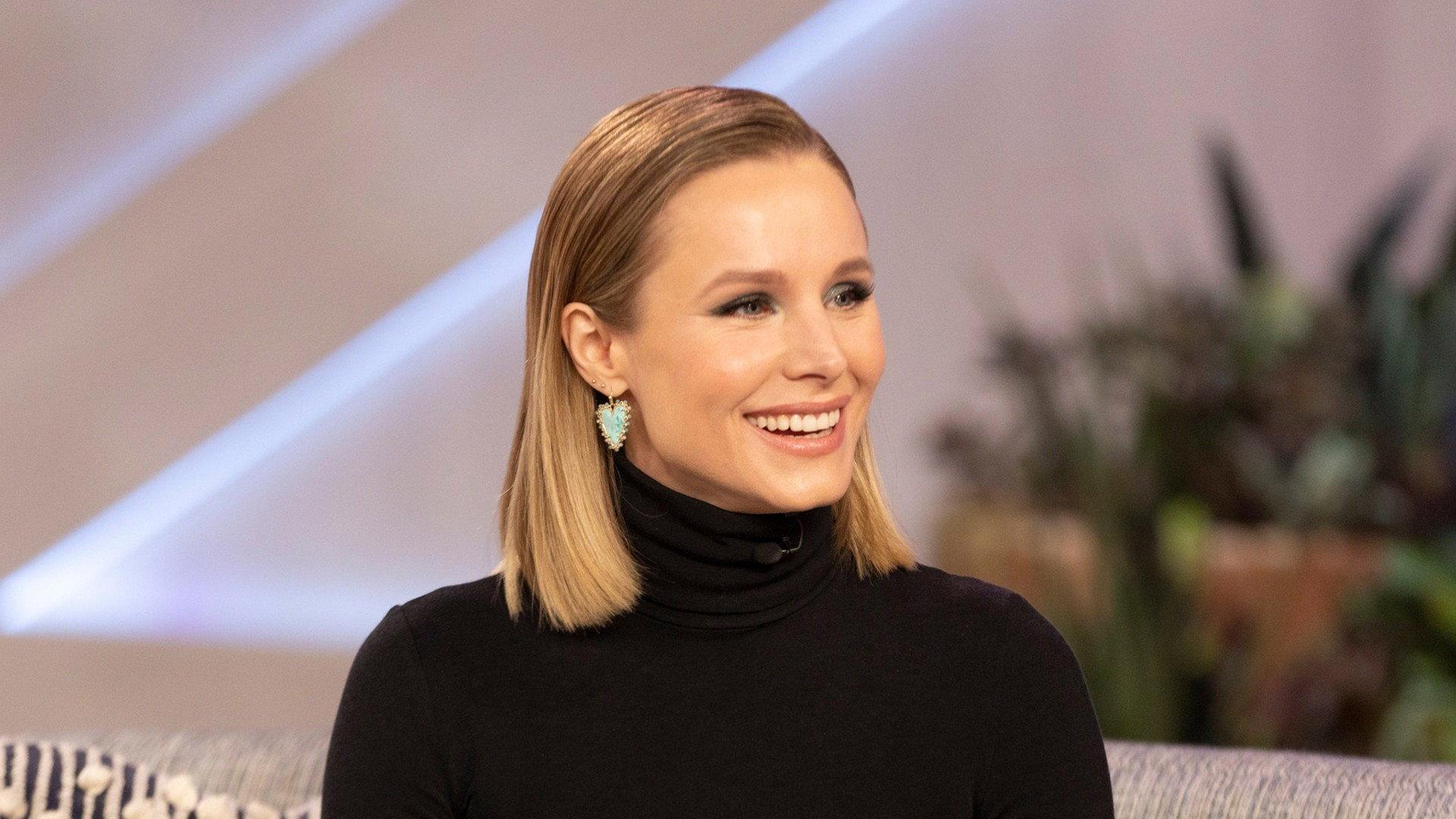 Still from Kristen Bell, Quinta Brunson