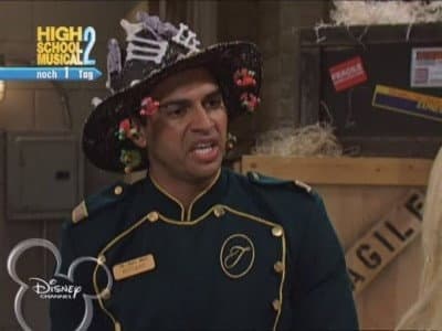 Still from The Suite Life Goes Hollywood (2)