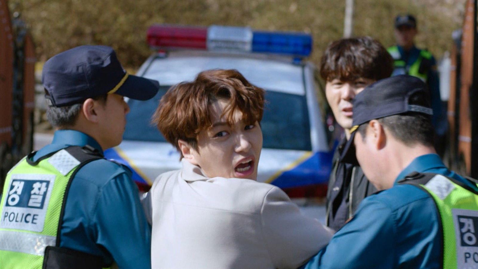 Still from Dan Gets Arrested for Housebreaking