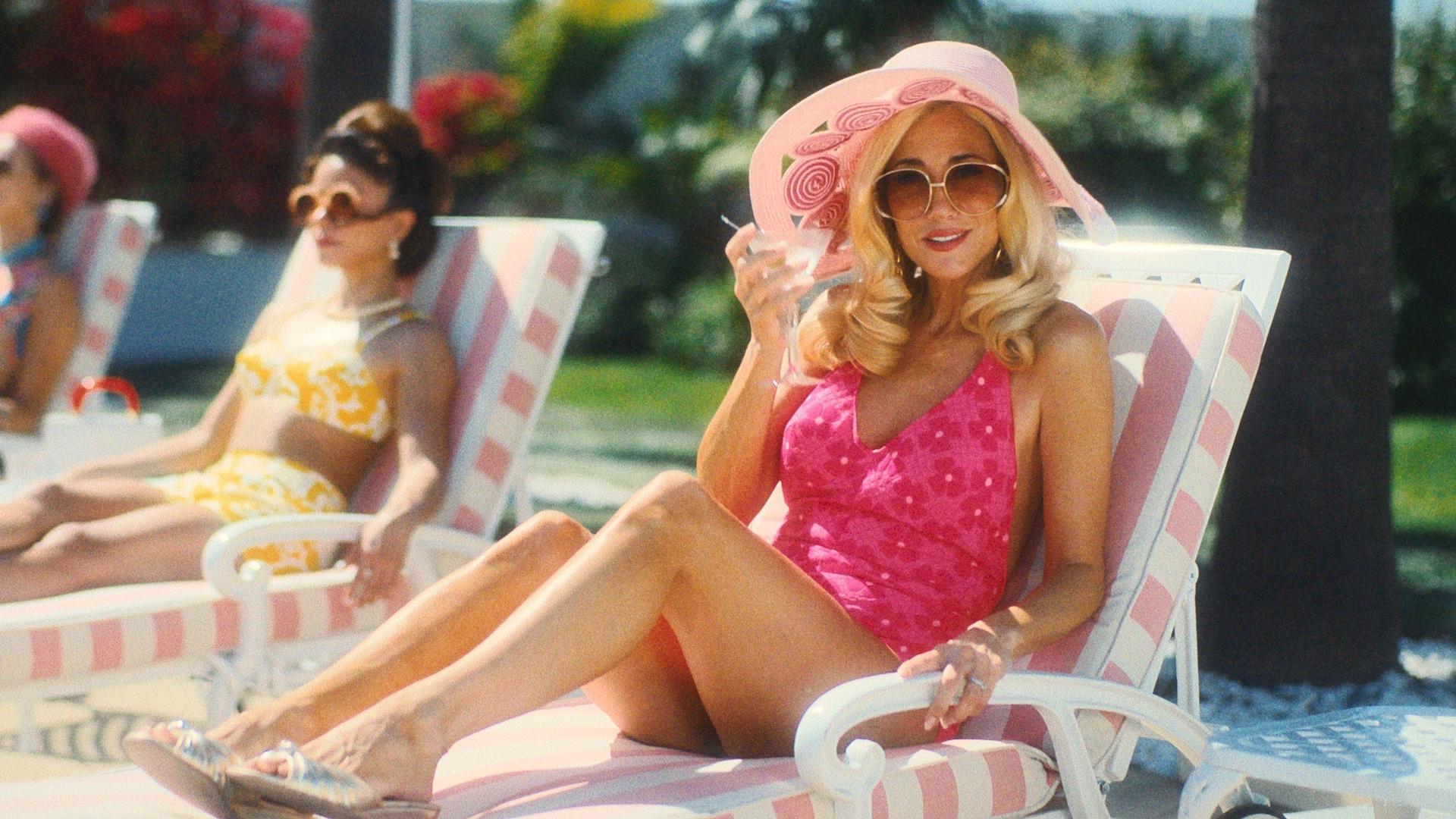 Still from Maxine Drinks Martinis Now