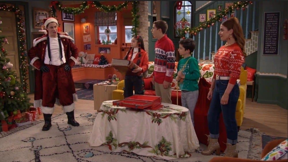 Still from It's Beginning to Look a Lot Like Wizmas