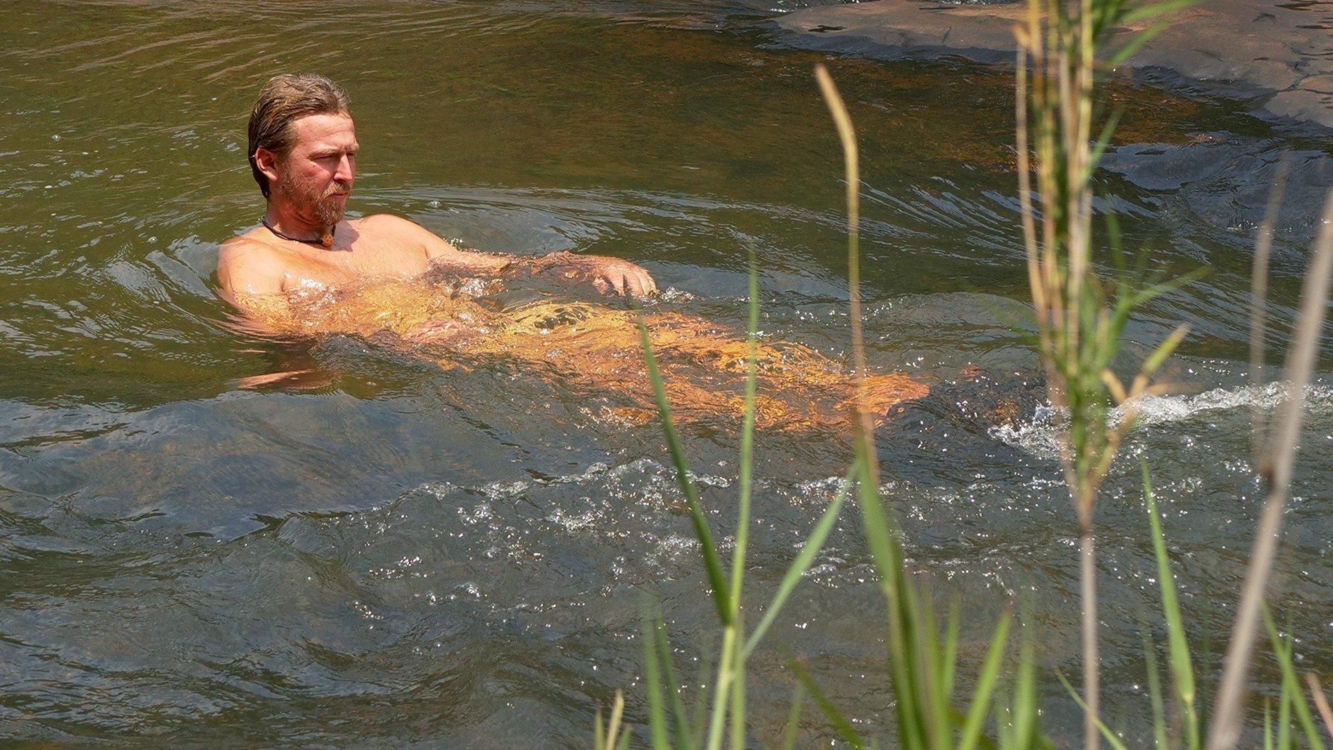 Still from Two is a Crowd