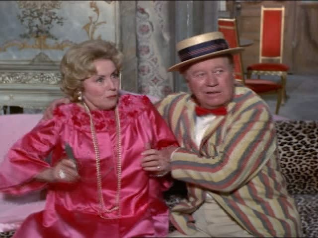 Still from Everybody Tries to Love a Countess