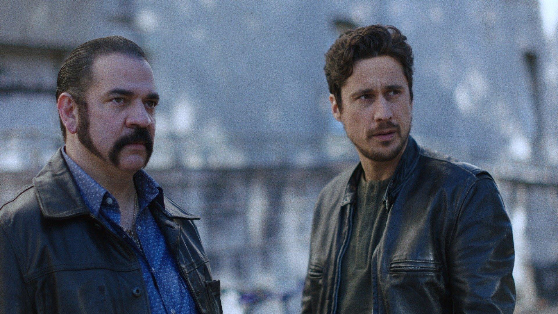 Still from Plata o Plomo