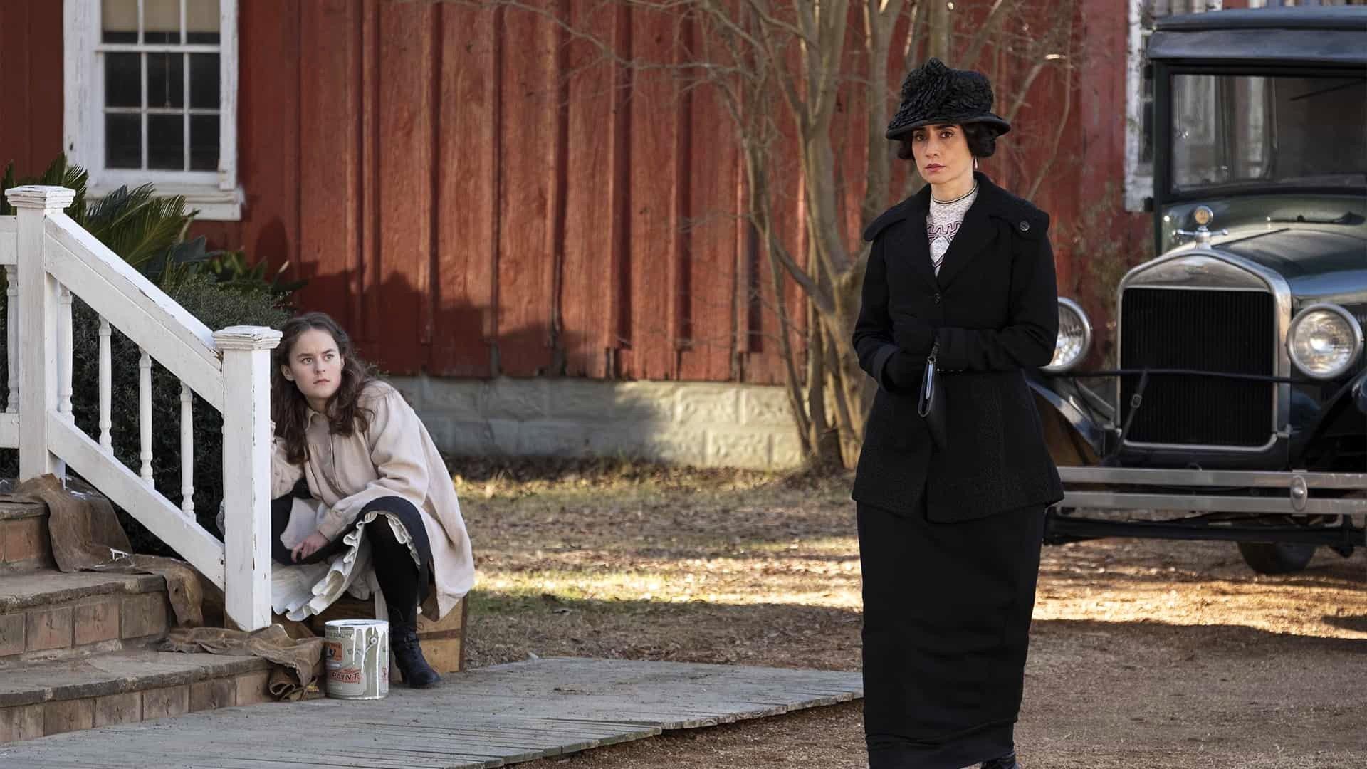 Still from Hot Oil