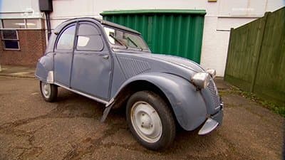 Still from Citroën 2CV