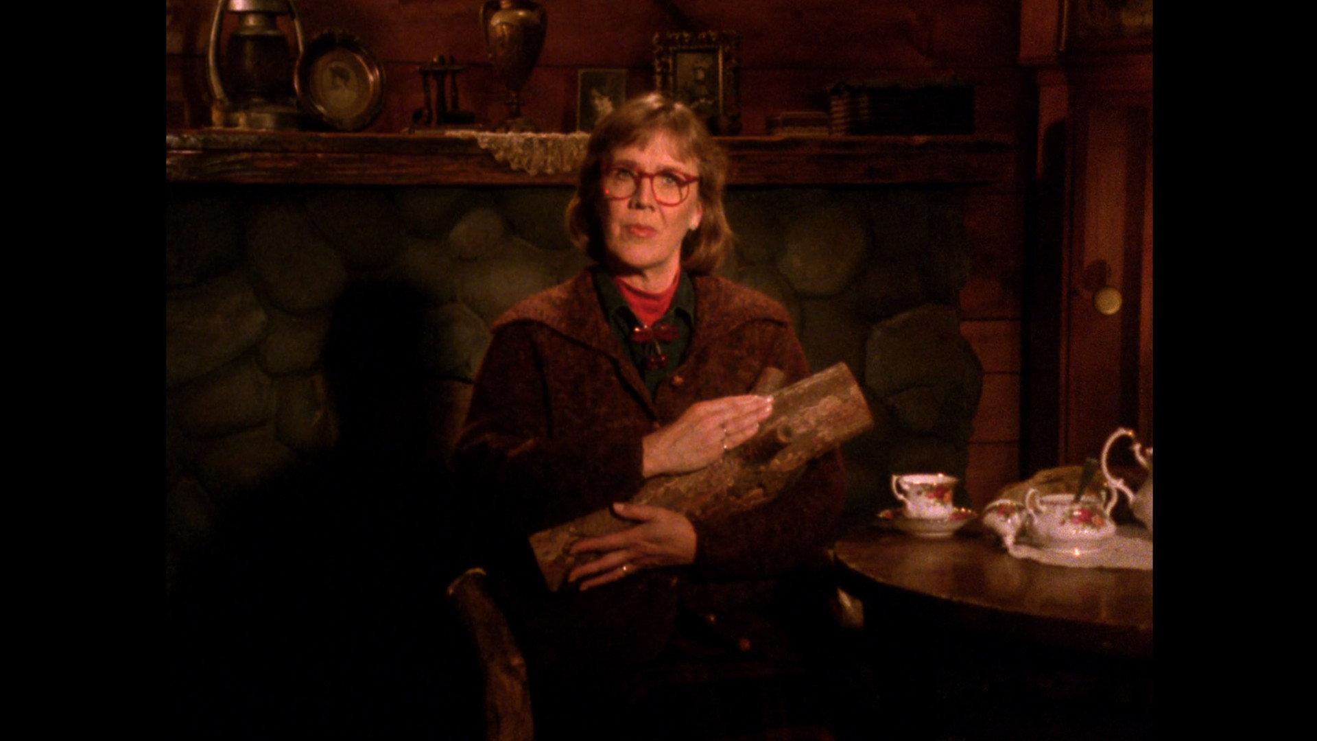 Still from Log Lady Introduction - S02E07
