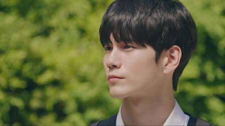 Still from A Moment I Want to Run Away