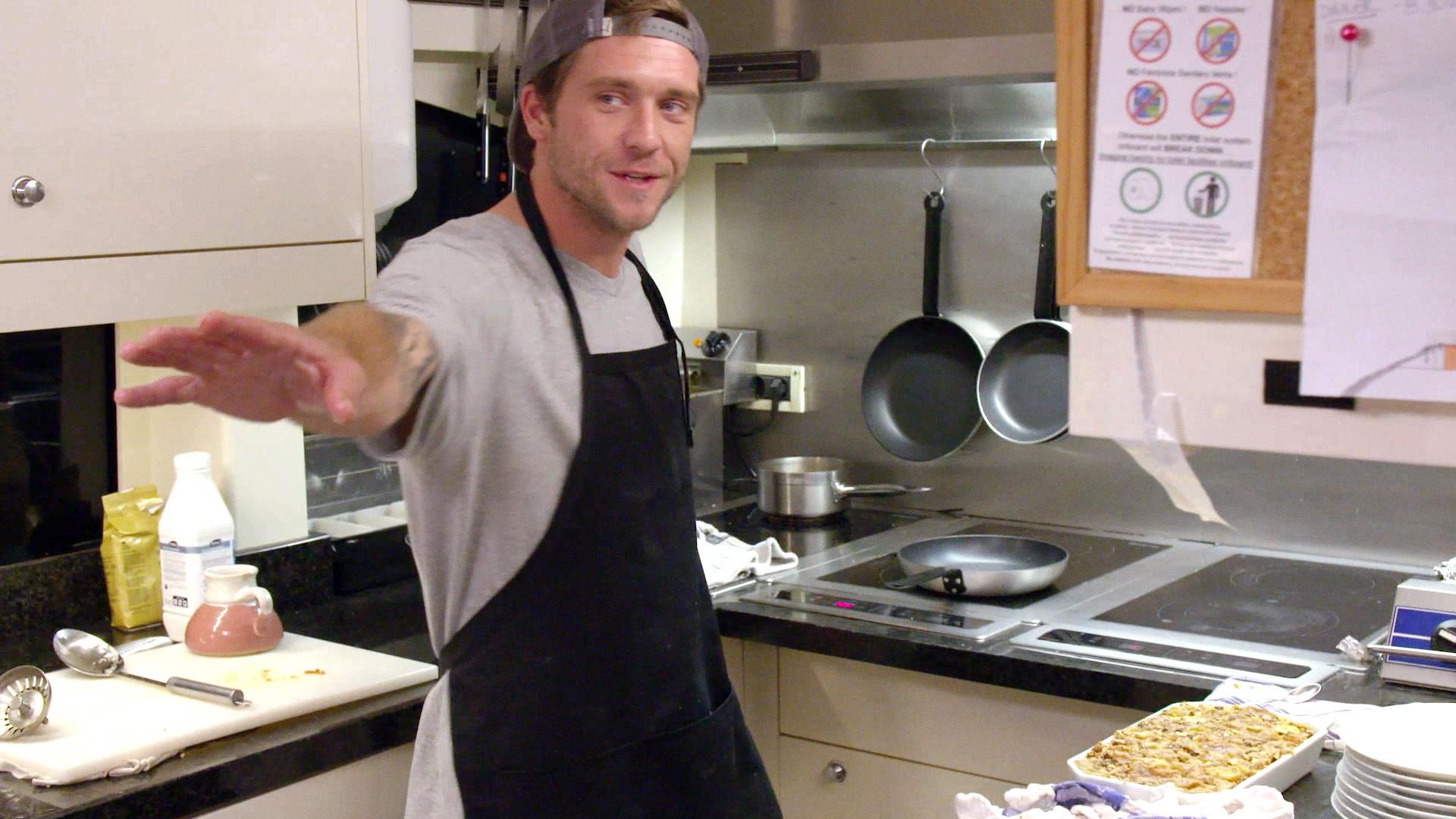 Still from Don't Cry Over Cut Onions