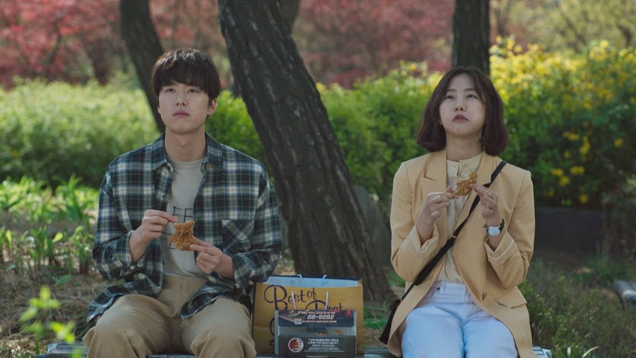 Still from If He's a Director, Shouldn't He Have a Girlfriend? The Thing is He Has No Luck^^
