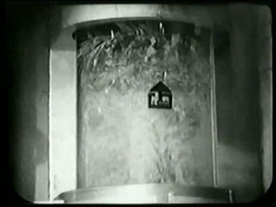 Still from Fury from the Deep (5)