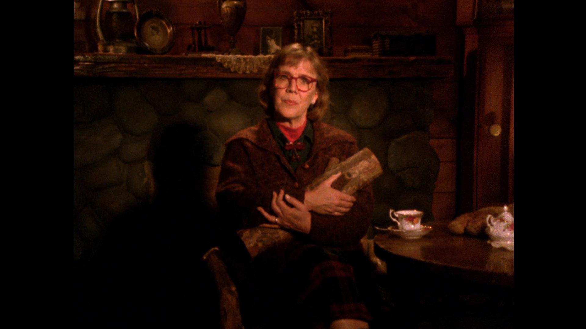 Still from Log Lady Introduction - S02E05