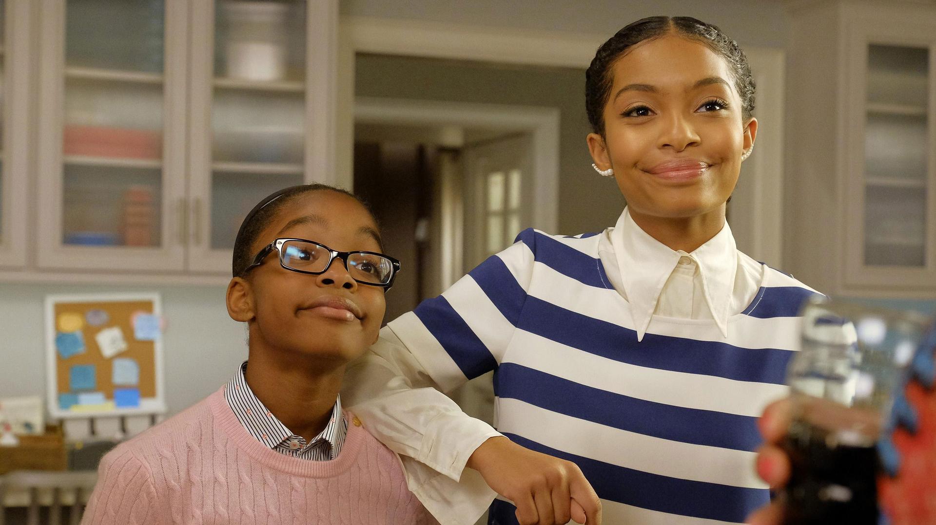 Still from Auntsgiving