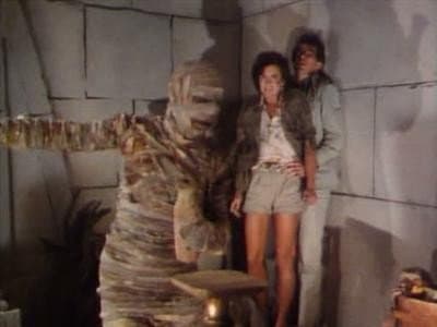 Still from The Grave Robber