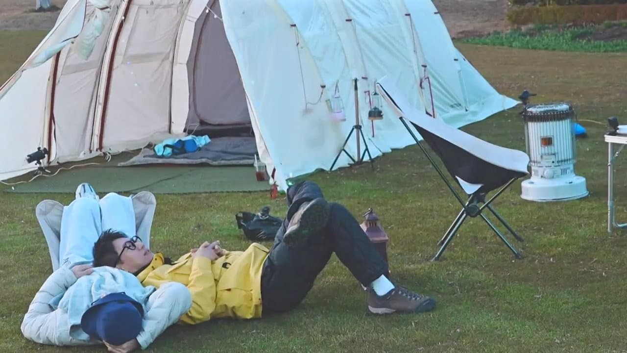 Still from Perfect Time for Camping (and Play Ttakji!) (2)