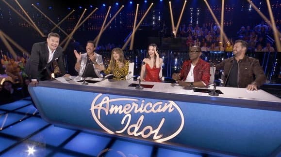 Still from 516 (The Great Idol Reunion)