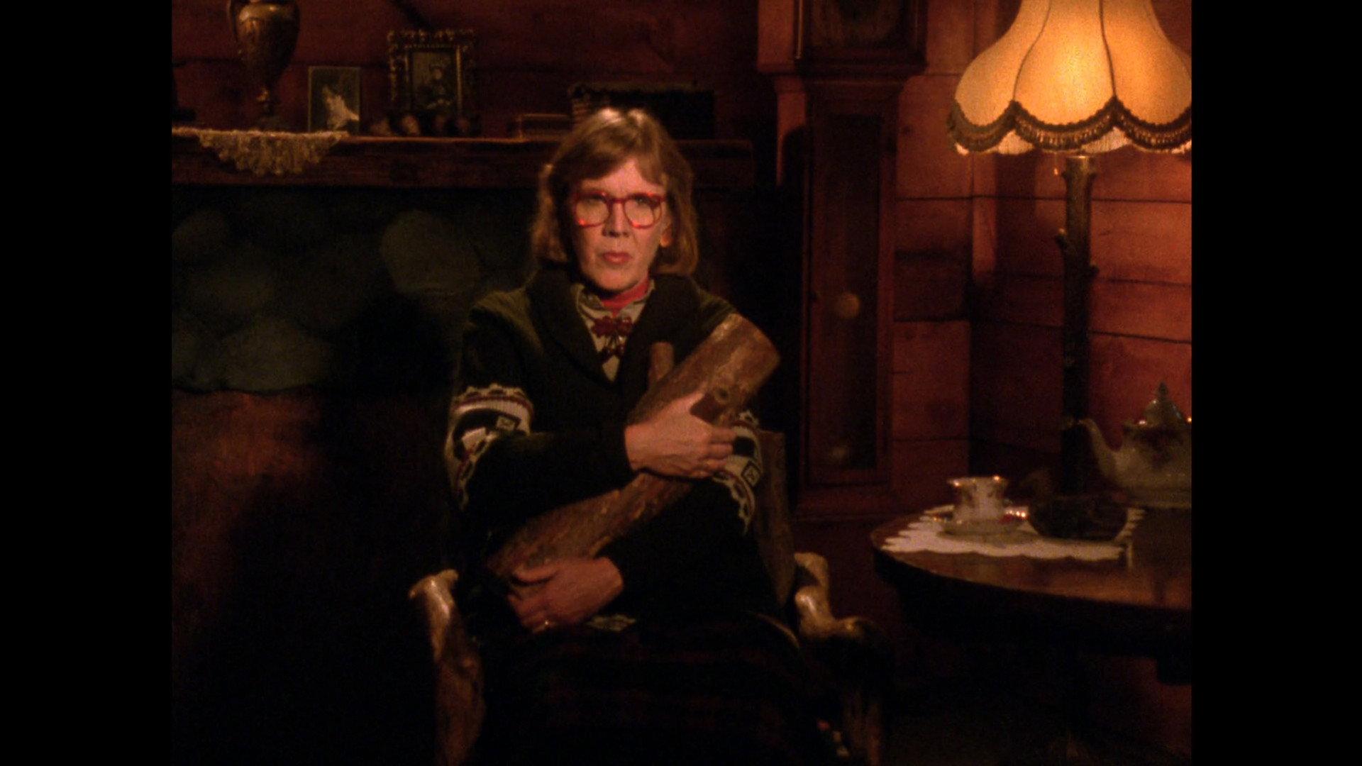 Still from Log Lady Introduction - S02E16