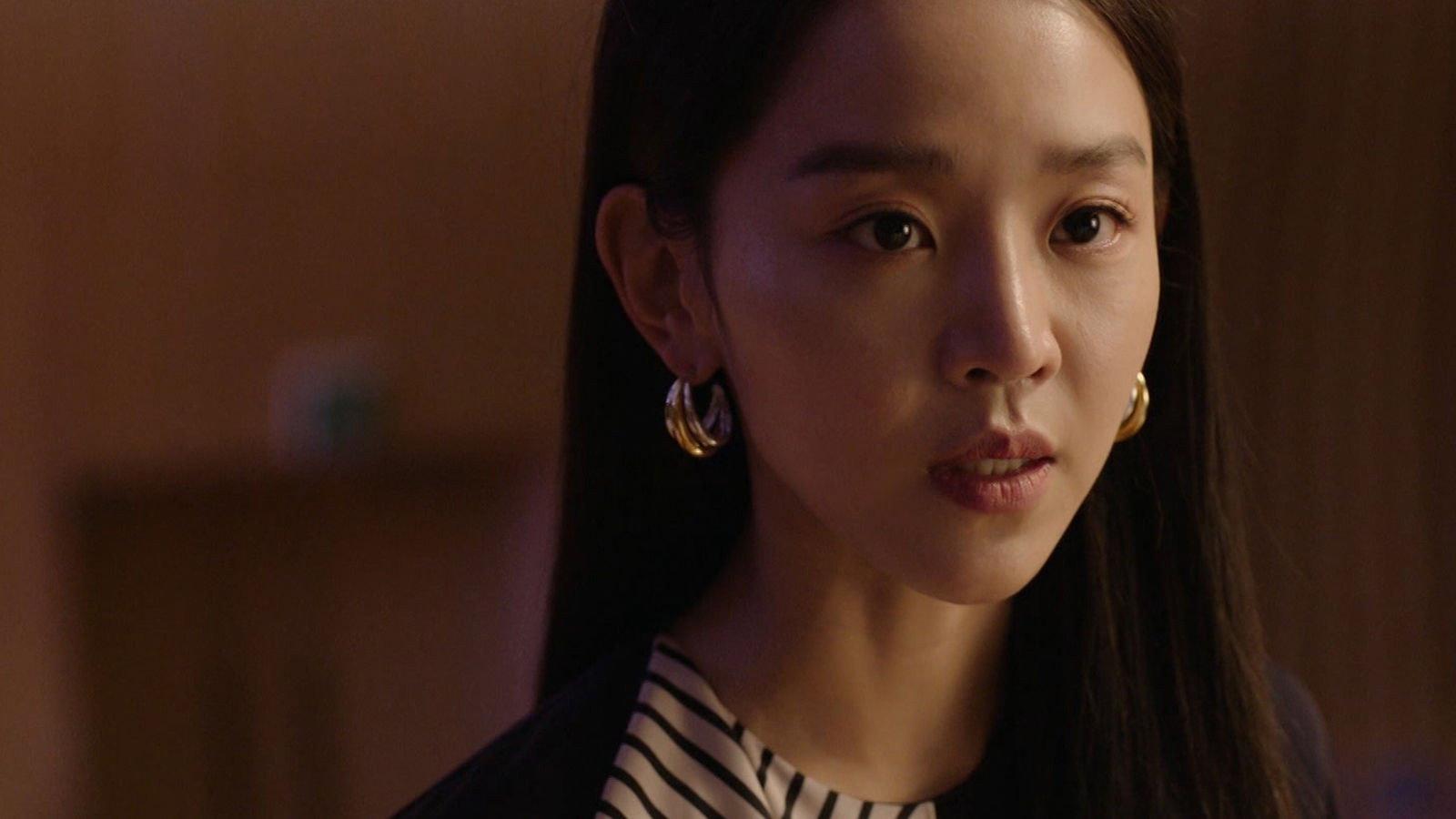 Still from Yeon-seo Apologizes to the Sponsors