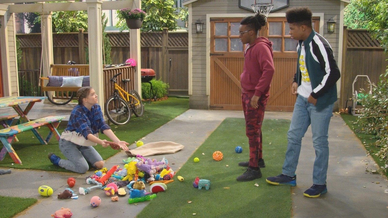 Still from Yard Sale