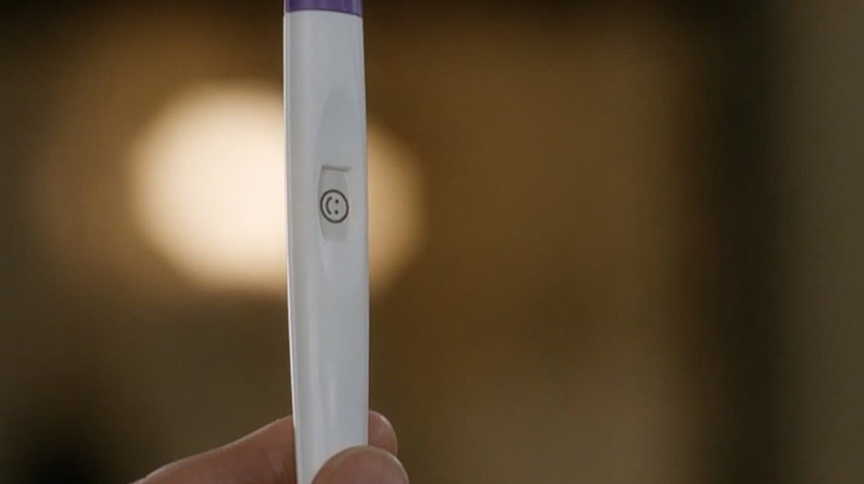 Still from Behind the Episode "Pregnancy Test"