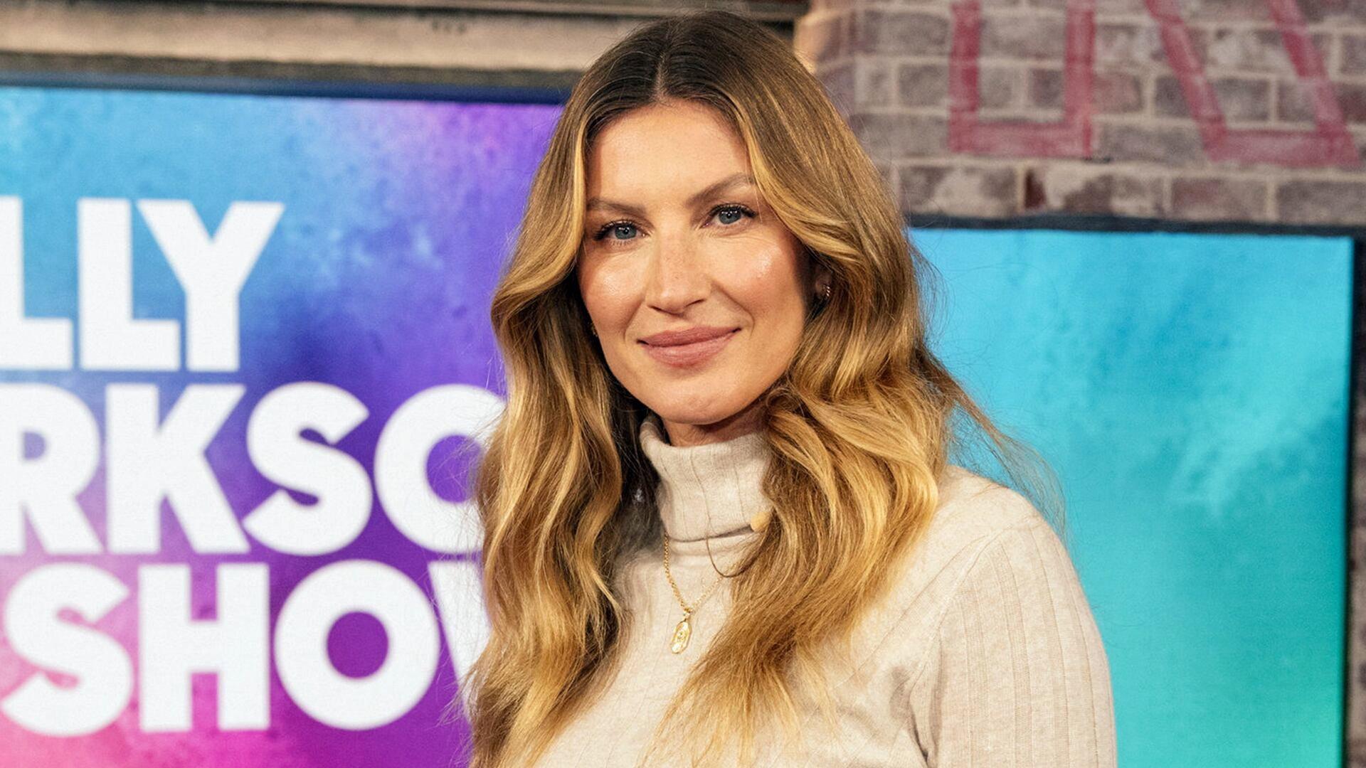 Still from Gisele Bündchen, Daniela Melchior, Chuck Scarborough, Lawrence Zarian
